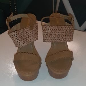 NWT Soda camel foe wood wedge